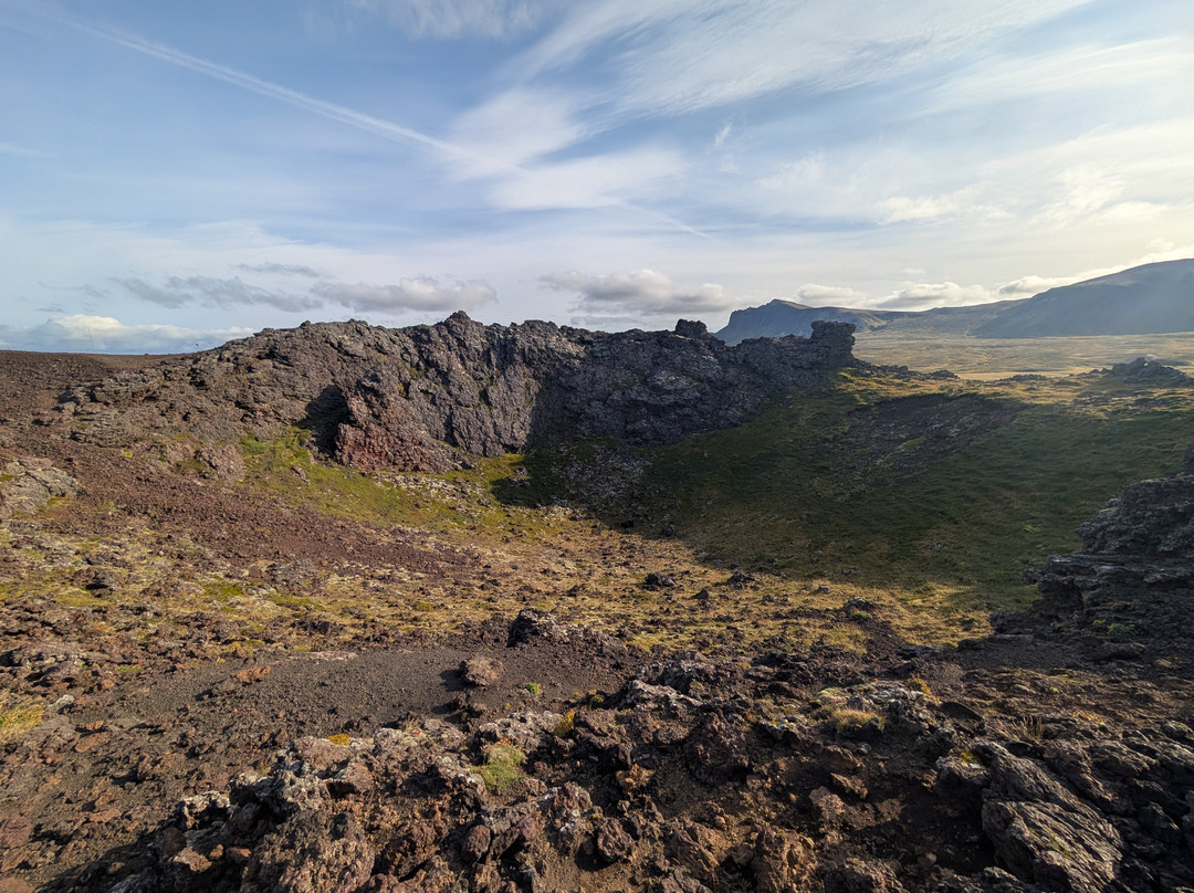 Saxholl Crater-Snaefellsbaer必去景点