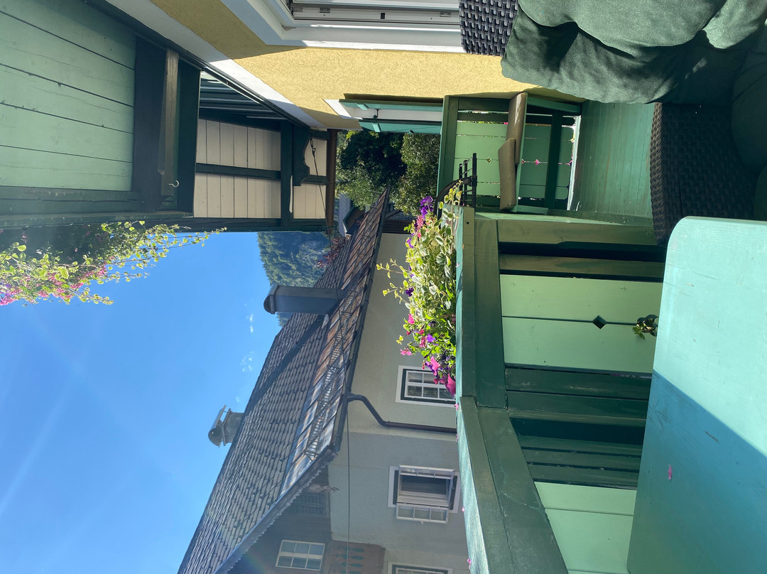 迈亚湖法酒店