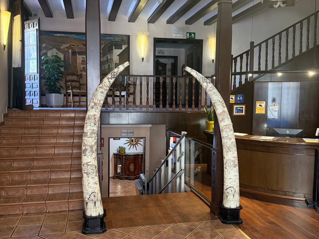 阿巴拉钦酒店主图
