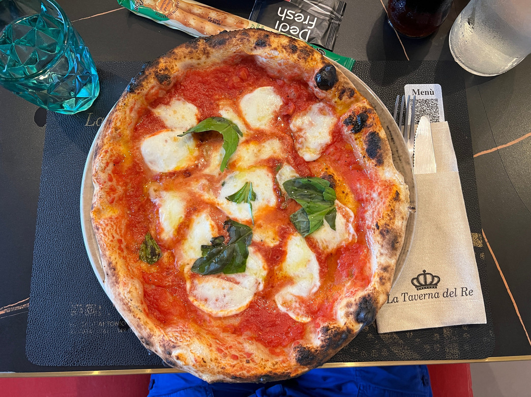 Pizzeria Trattoria La Taverna Del Re A Capodimonte
