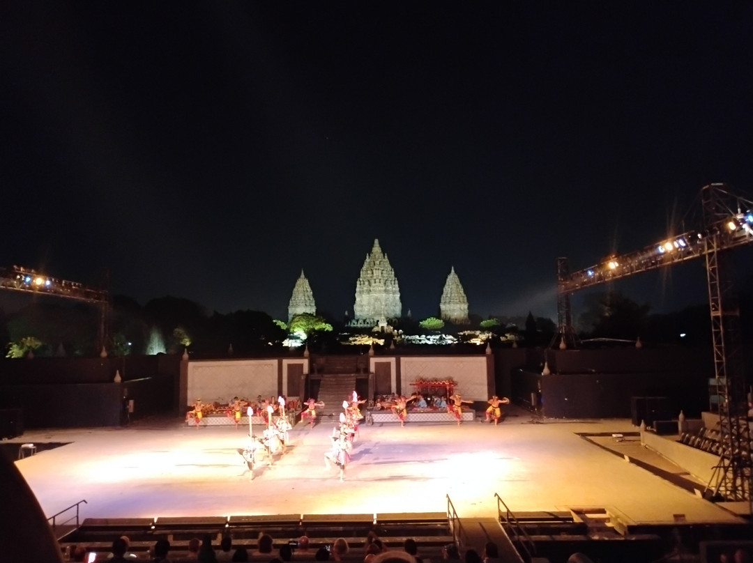 普兰巴南寺戶外舞蹈表演-Sleman必去景点