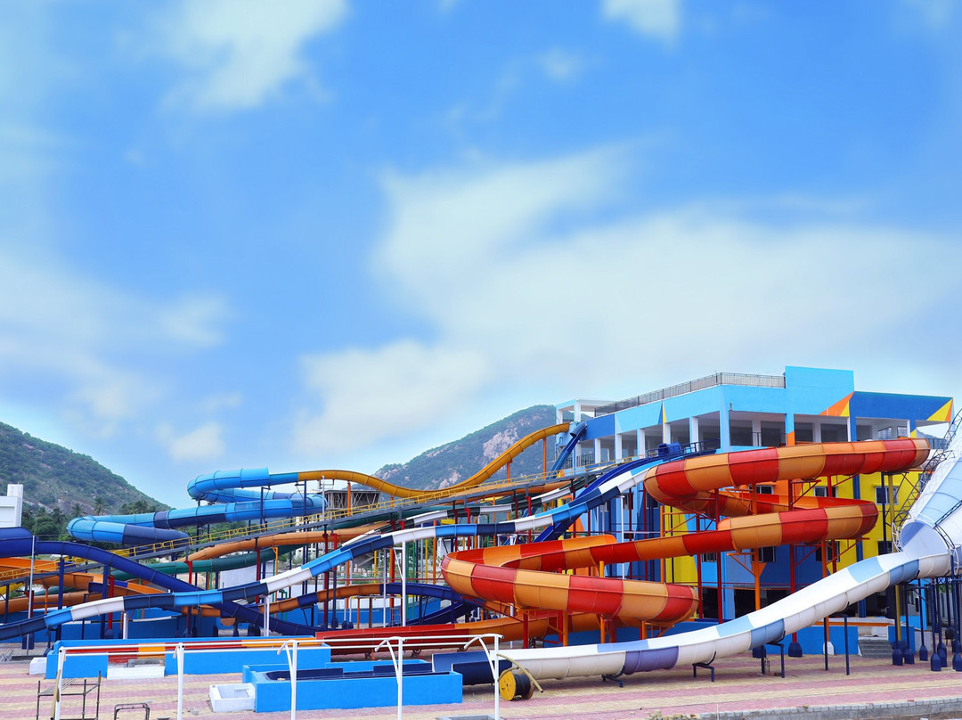 Bluland Water Park-蒂鲁伯蒂必去景点