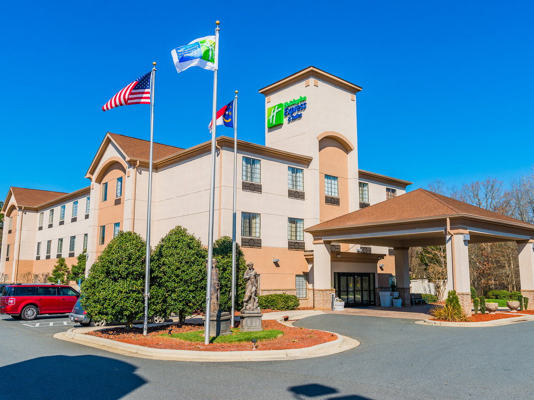 Holiday Inn Express & Suites Albemarle by IHG主图