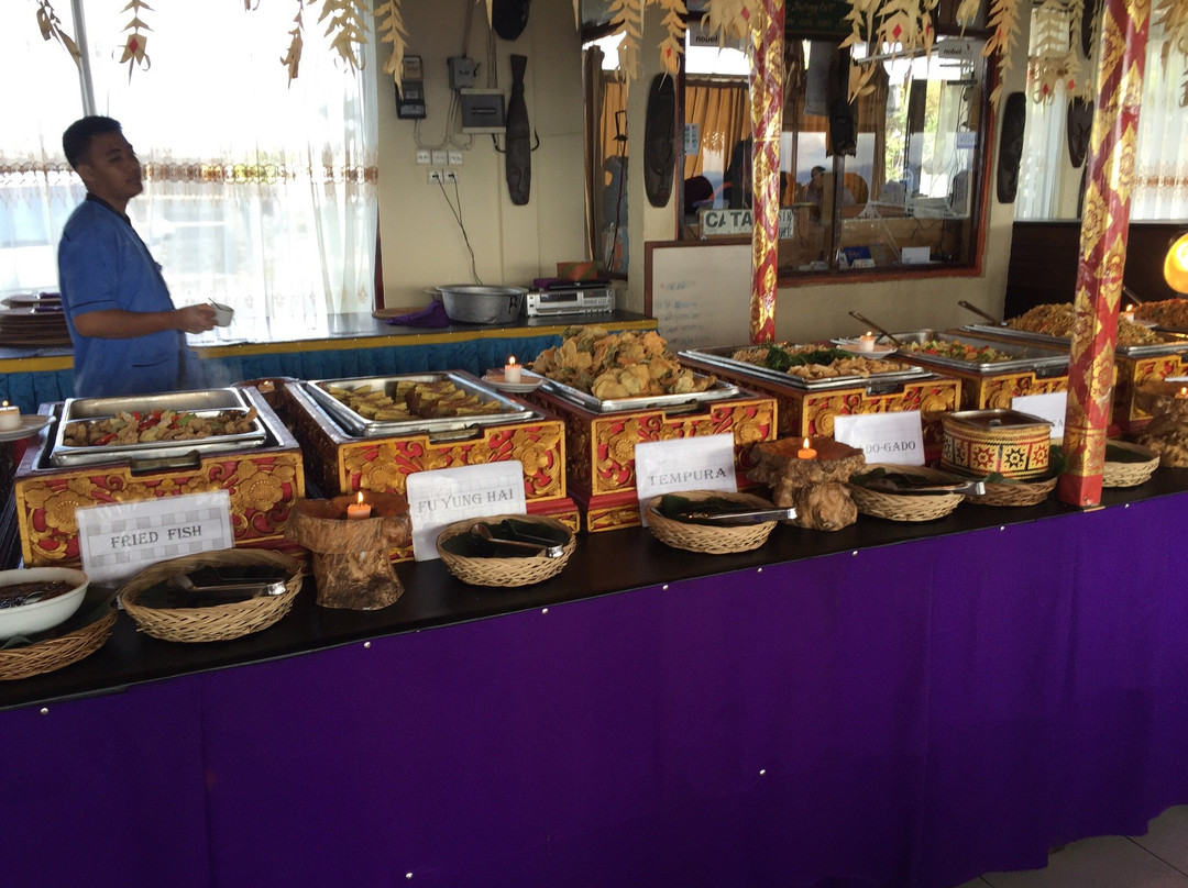 Grand Puncak Sari Hotel