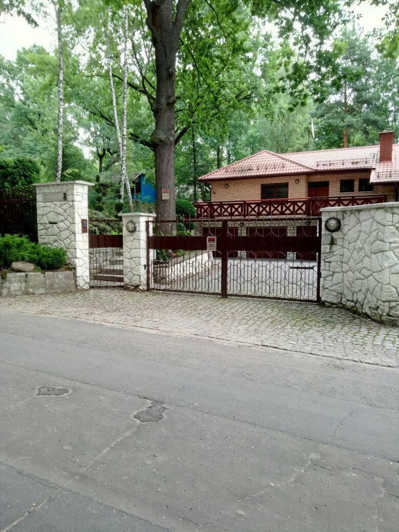 Karczma Podkowa Leśna Restauracja I Hotel-官方