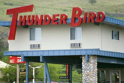 Clinton酒店住宿-Thunderbird Motel