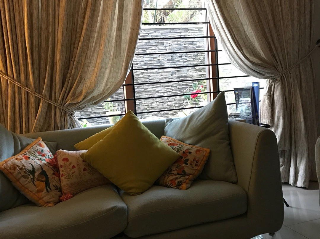 Orchards Cottage Hotel