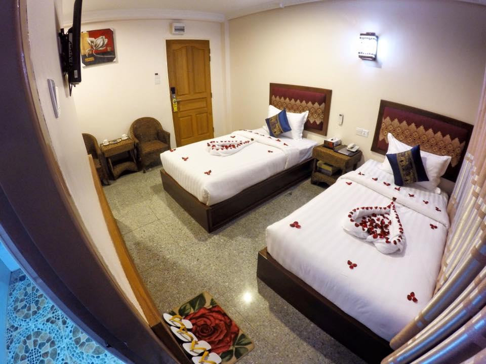 Hotel 82