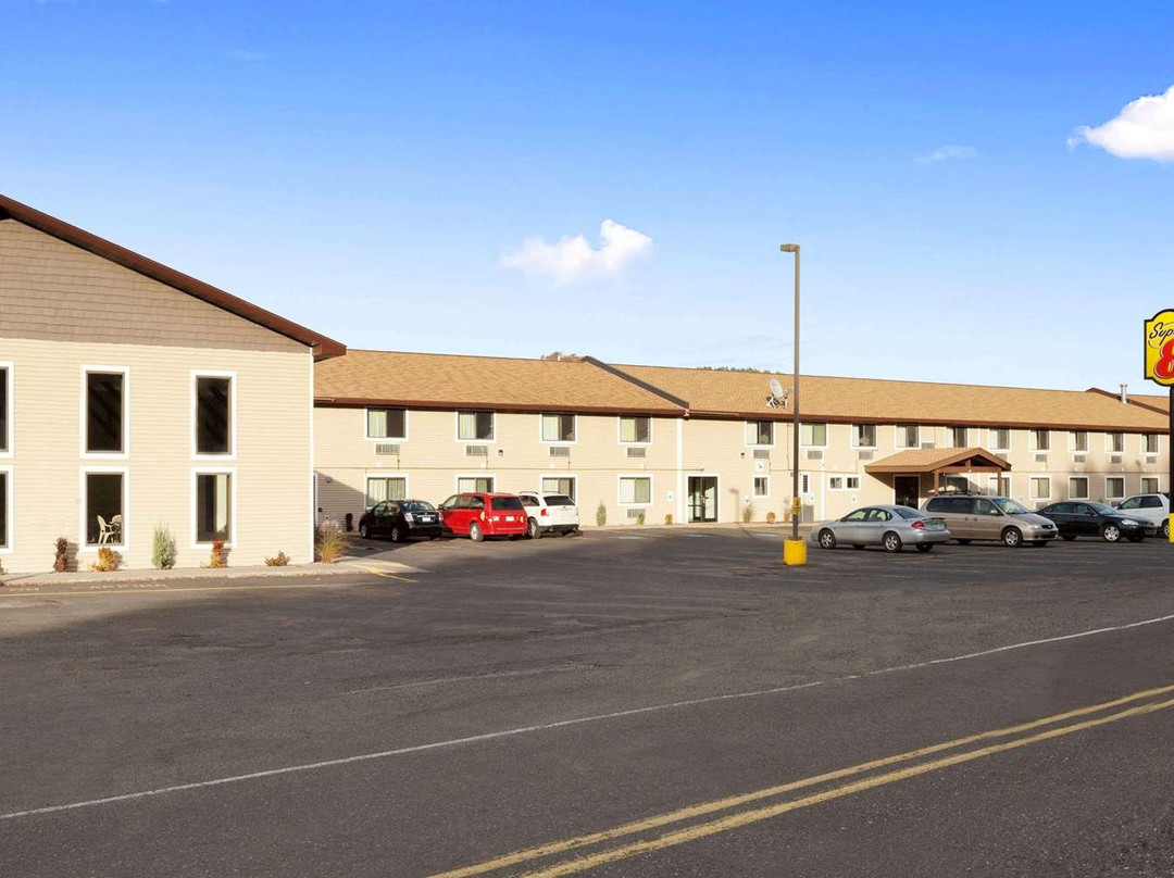 霍顿速 8 酒店主图