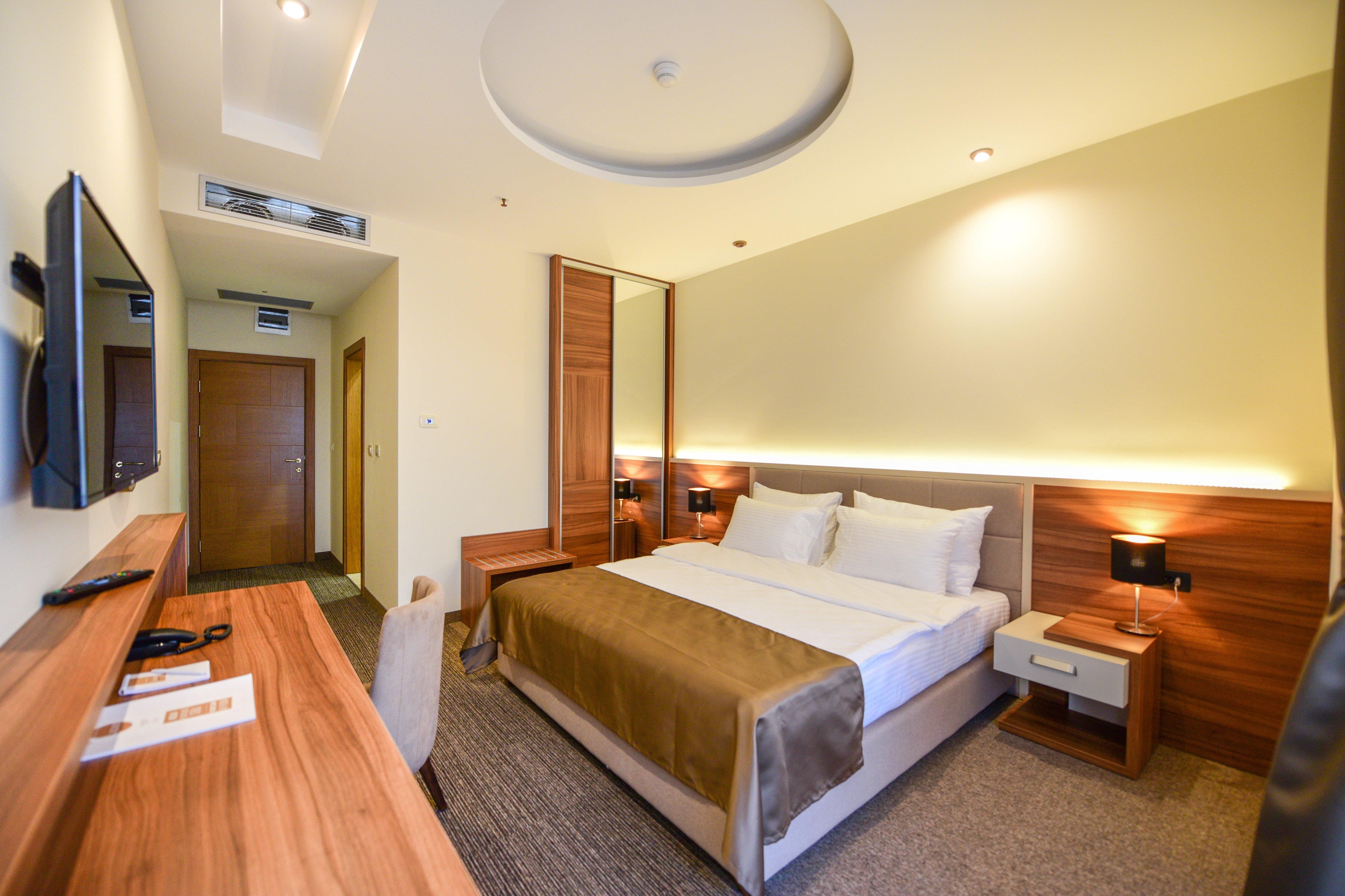 Hotel Lazaro-官方