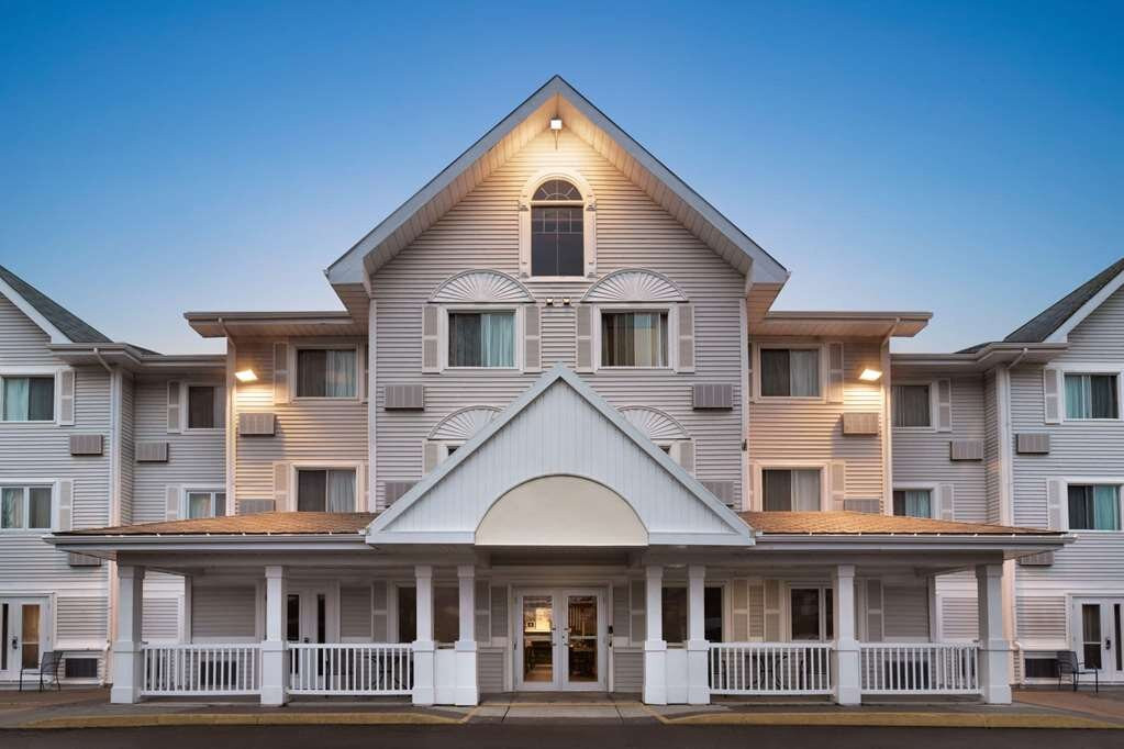 Saint Paul酒店住宿-Travelodge Suites Moncton