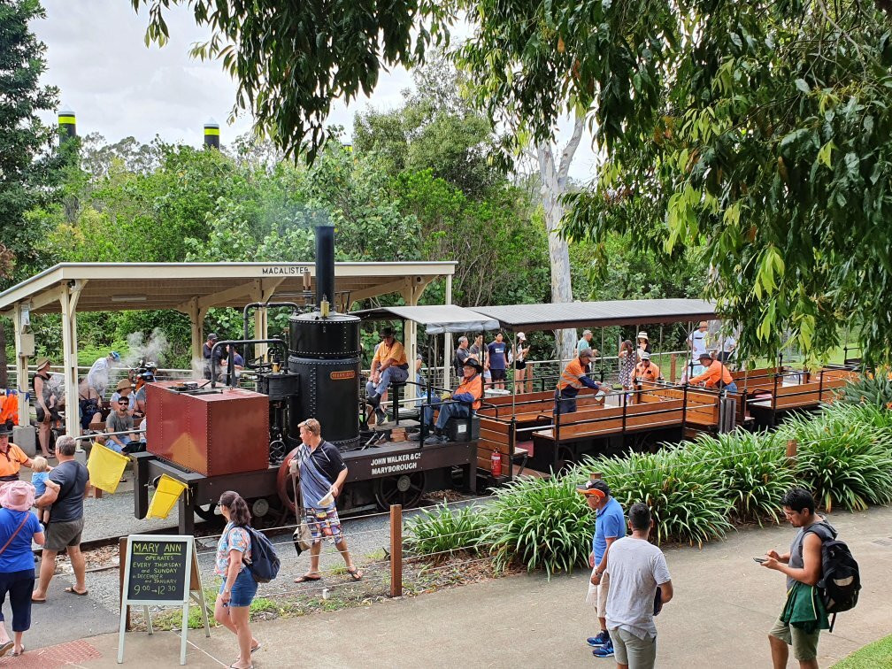 Mary Ann Steam Locomotive景点图片