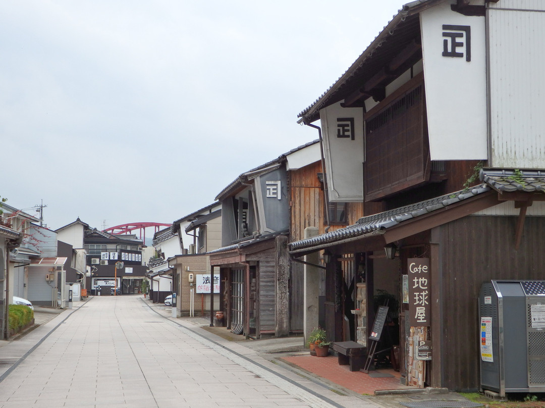 Miyoshi Hondori Shotengai