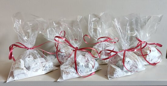 Paradosiako Pantopolio To Rodi-Argalasti必去景点