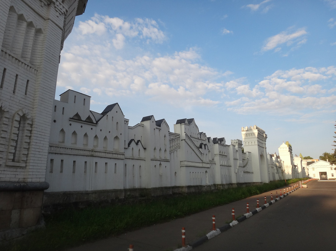 Palestinian wall of the Nikolo-Ugreshsky monastery景点图片