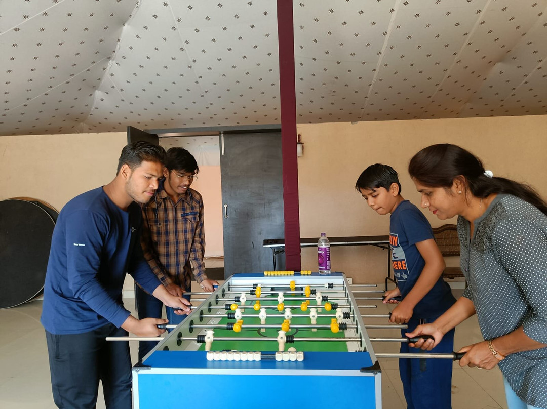 Sterling Kanha主图