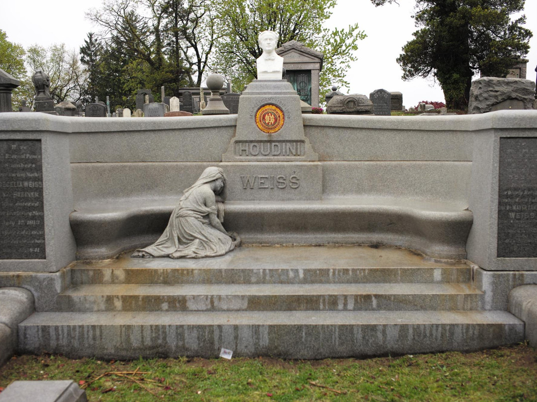 Machpelah Cemetery-纽约市必去景点