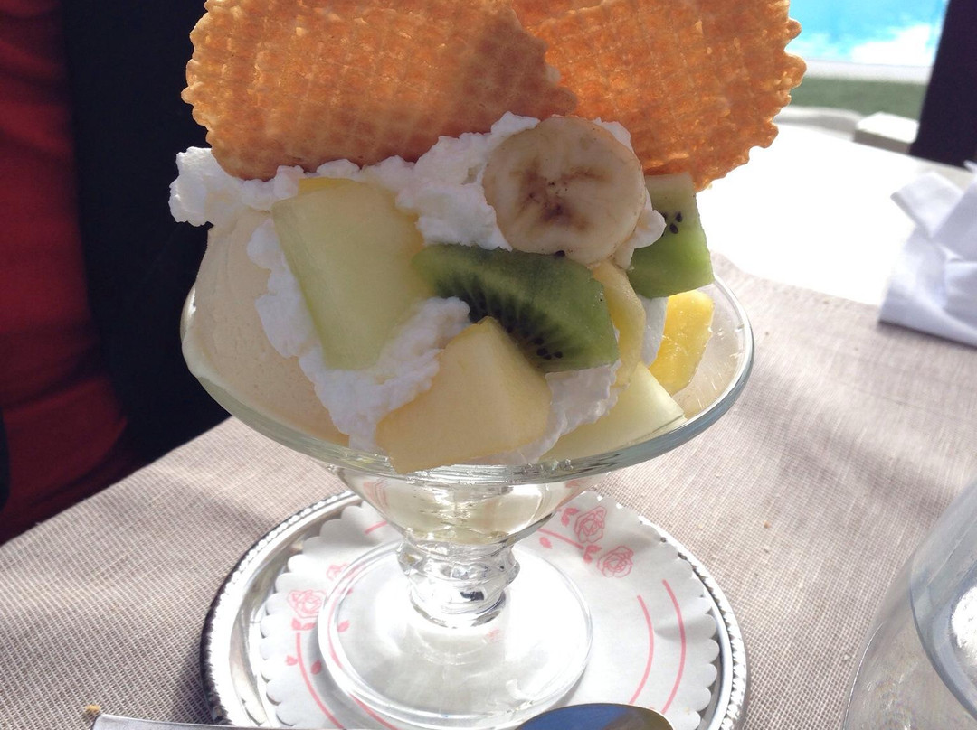 Salus Beach and Restaurant
