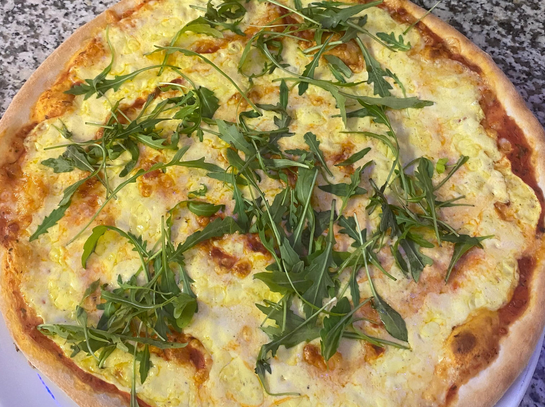 Nora Pizzerian 47:an