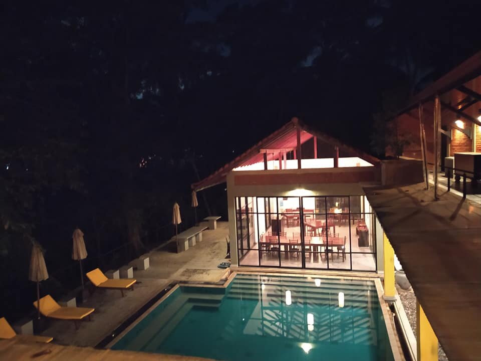 阿里卡精品别墅酒店主图