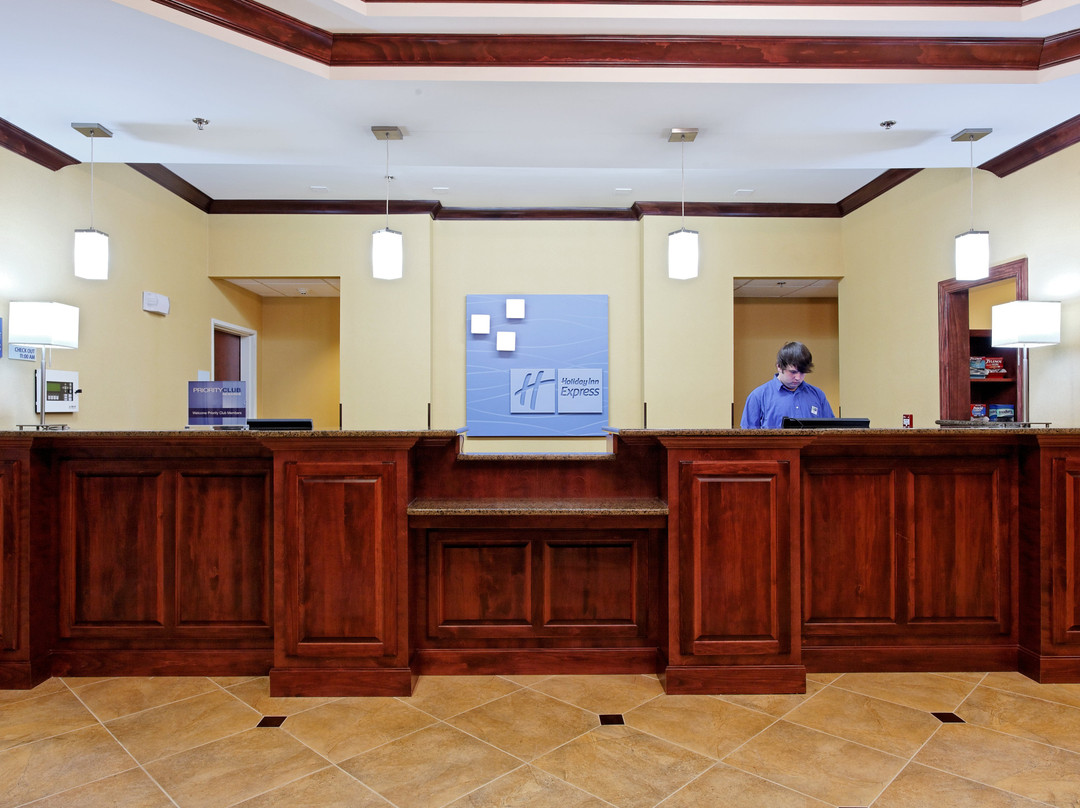 Holiday Inn Express & Suites Florence Northeast by IHG主图