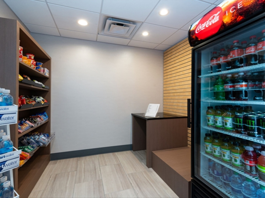 西辛辛那提快捷假日酒店主图