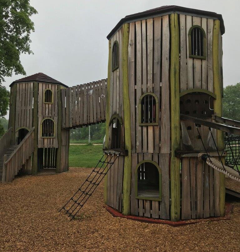 Spielplatz Im Schlobigpark-Zwickau必去景点