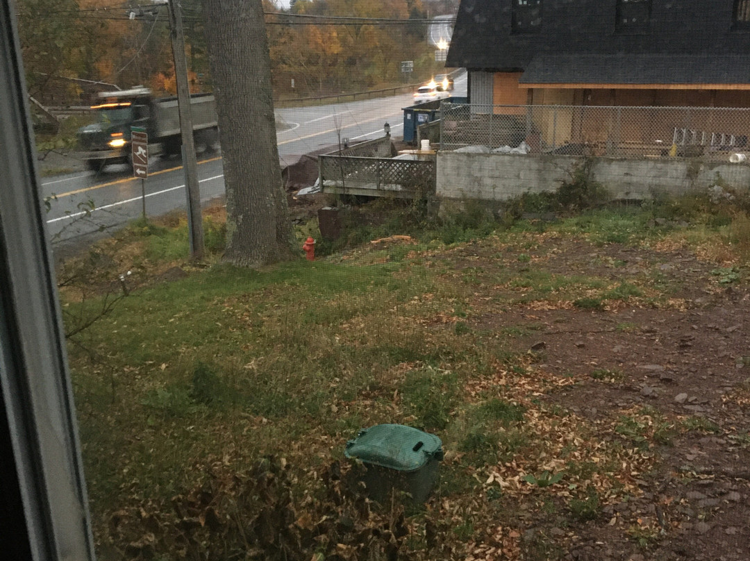 Eastwind Hotel & Bar主图