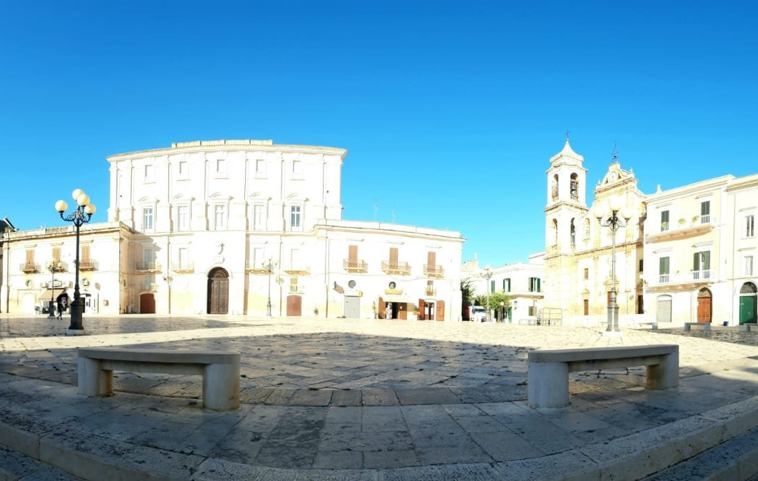 Piazza Santa Croce-Palo del Colle必去景点