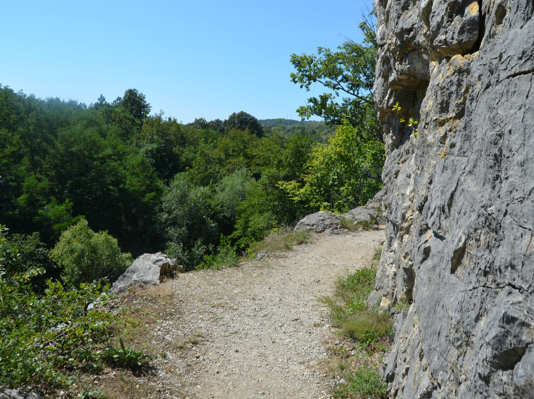 Rock Tunnels景点图片