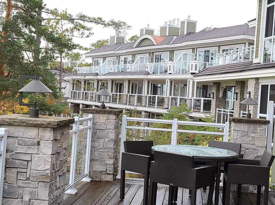 蜜月湖试金石酒店主图