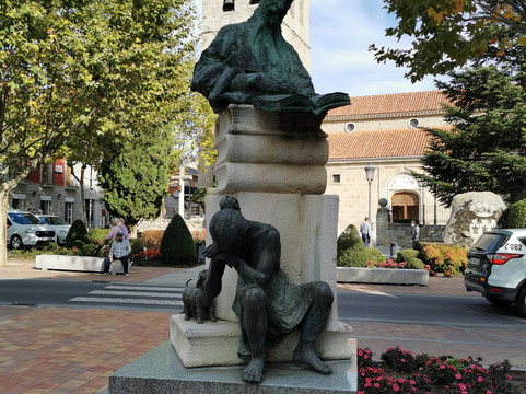 Estatua Jacinto Benavente-Galapagar必去景点