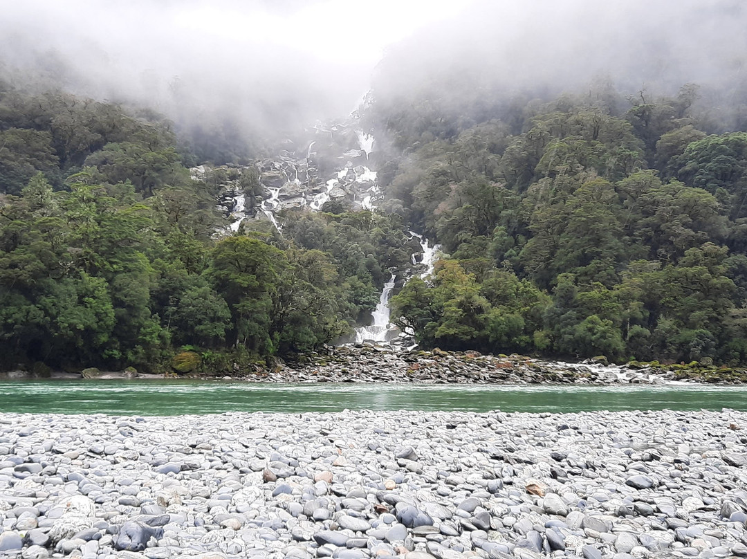 Roaring Billy Falls-Haast必去景点