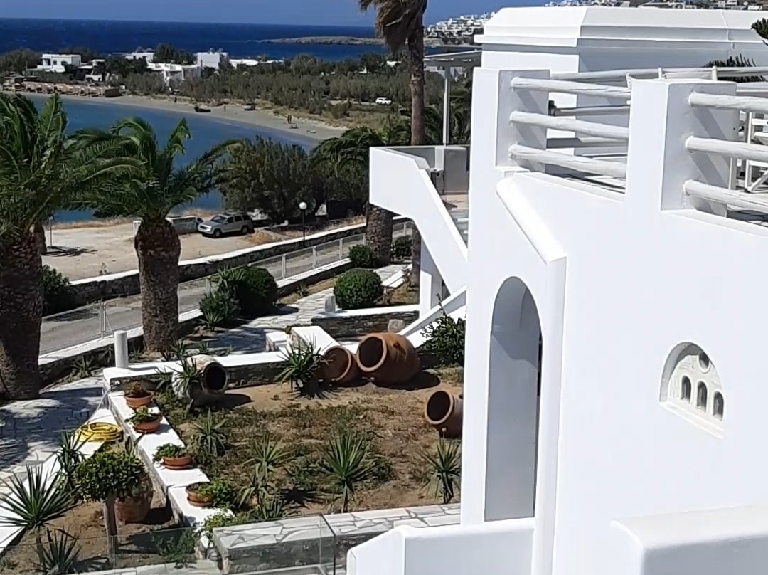 Porto Raphael Residences & Suites主图