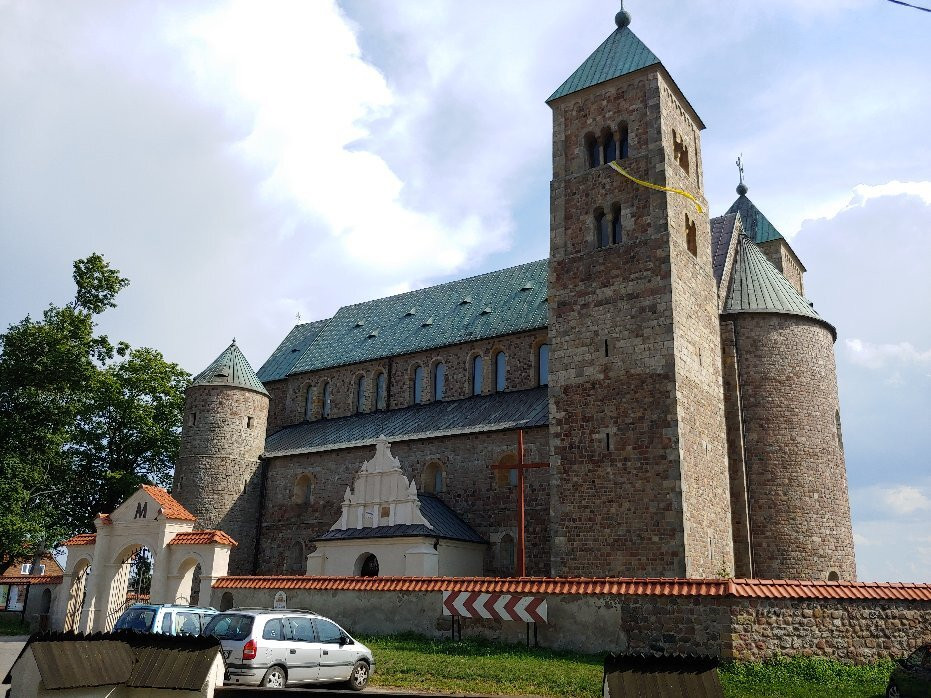 The Collegiate Church of St.Mary and St.Alexius景点图片