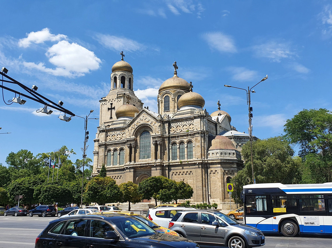 Cathedral of the Assumption of the Virgin-瓦尔纳必去景点