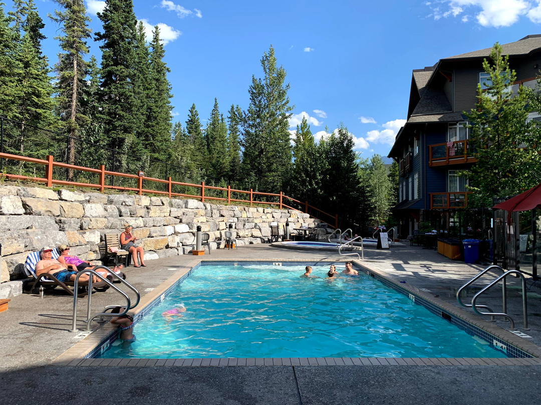 黑石山旅馆主图