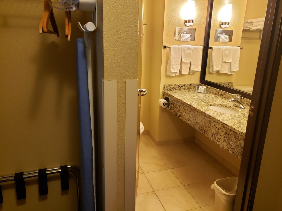 Best Western Governors Inn & Suites主图