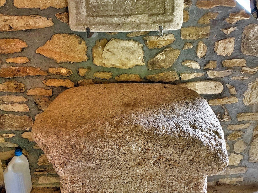 Ancien Cimetière Et Lanterne Des Morts-Rancon必去景点