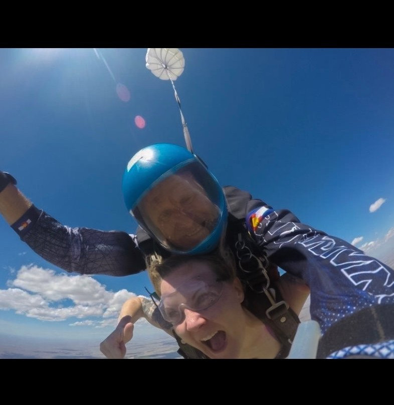 Out of the Blue Skydiving-Penrose必去景点