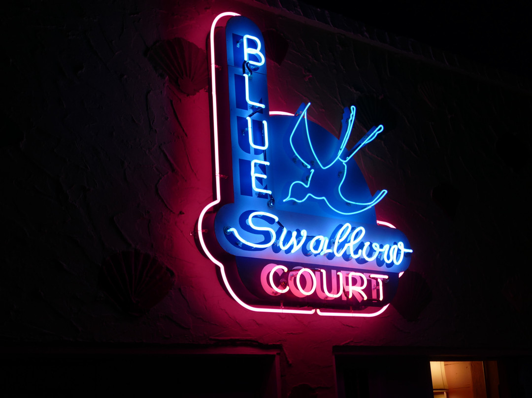 Blue Swallow Motel主图