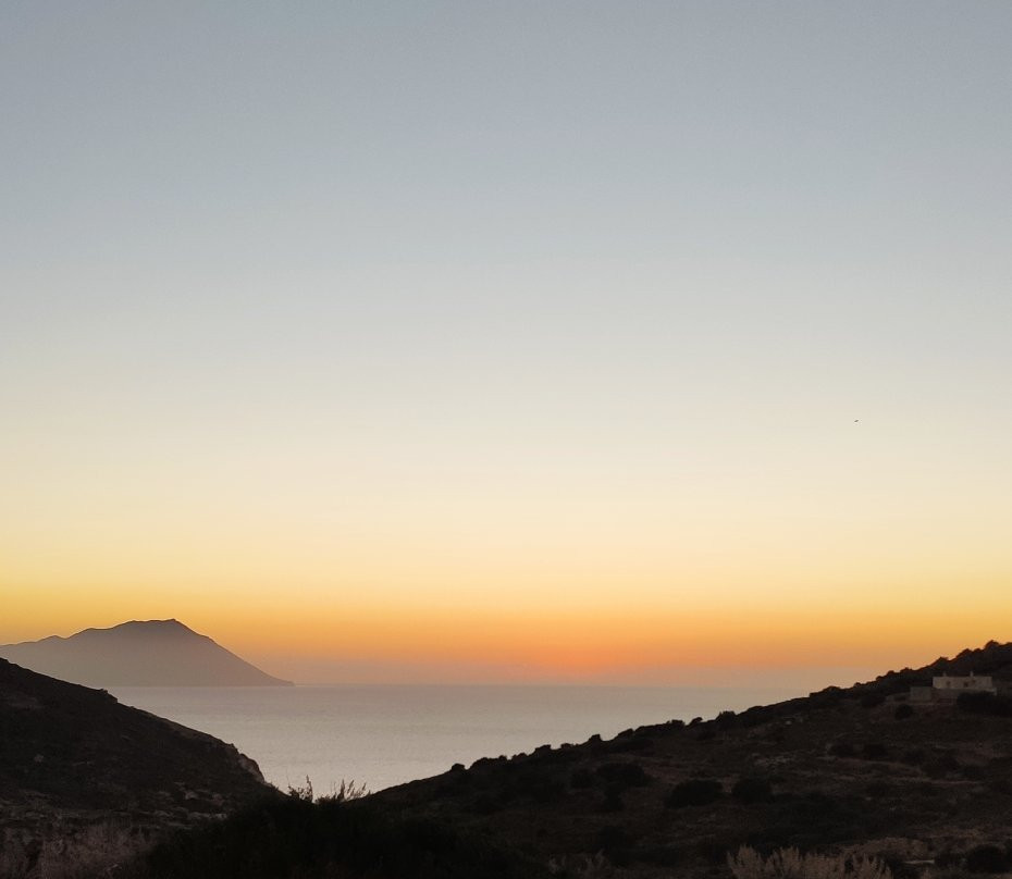 Plathiena Beach-米洛斯岛必去景点
