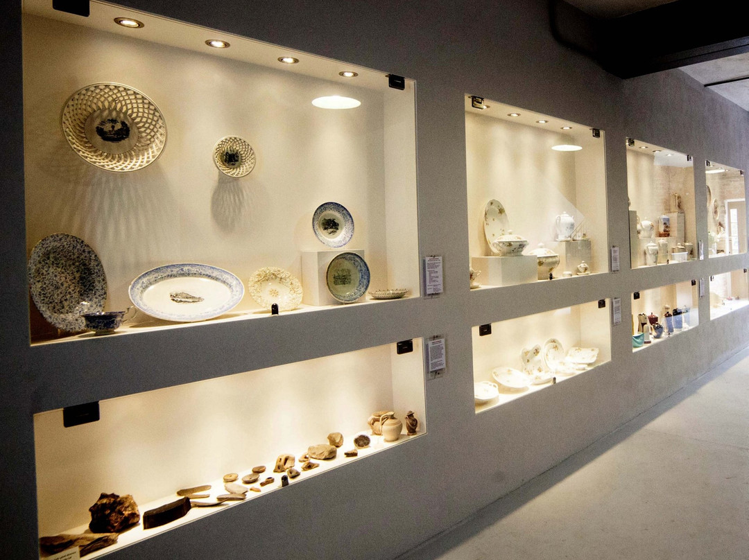 Living Museum of Porcelain in Cmielow景点图片