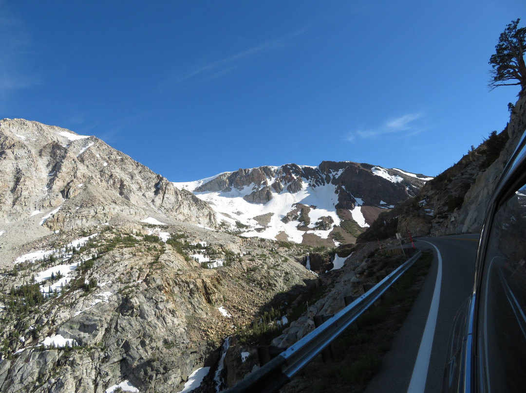 Tioga pass waterfall-利韦宁必去景点