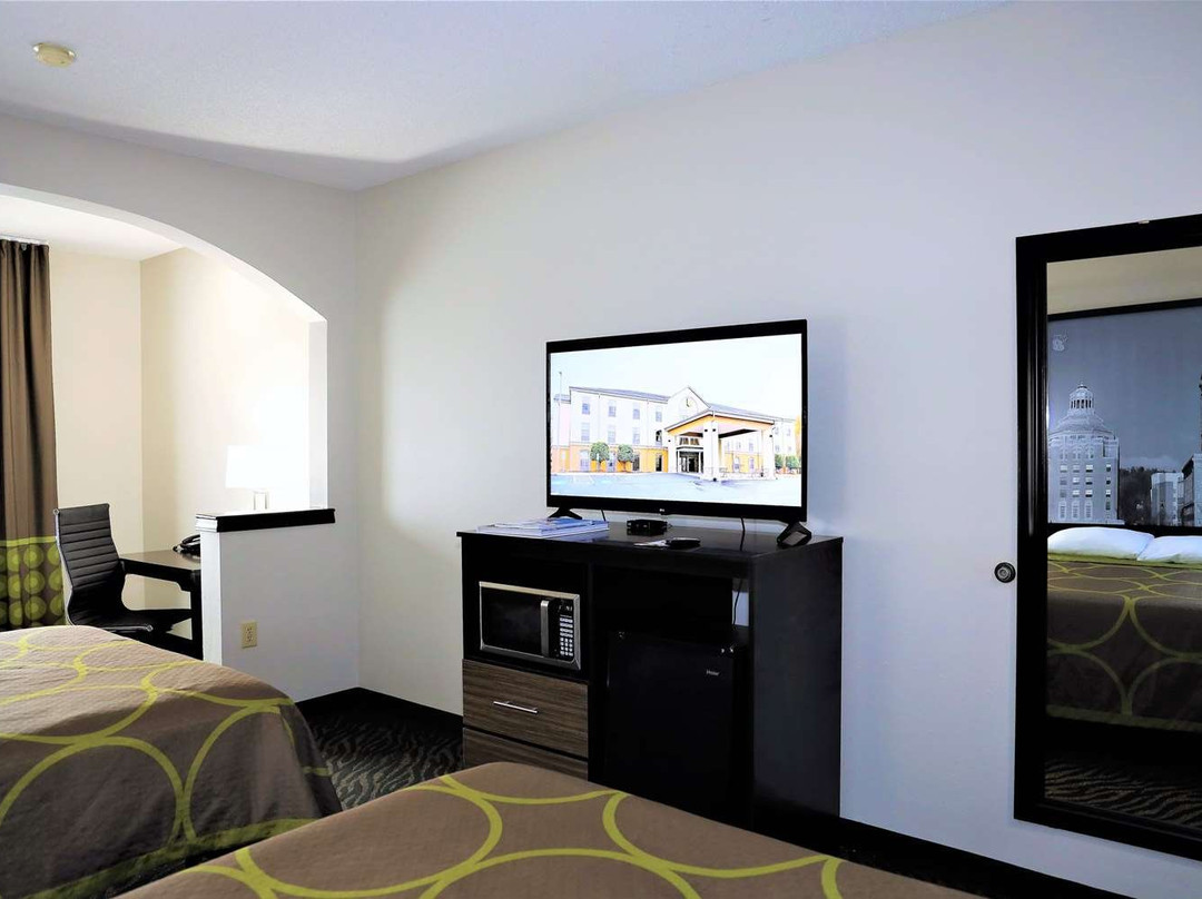 海波因特-格林斯波罗温德姆速8酒店主图