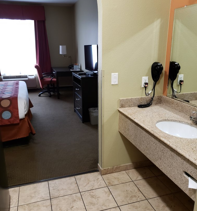 Comfort Inn & Suites主图