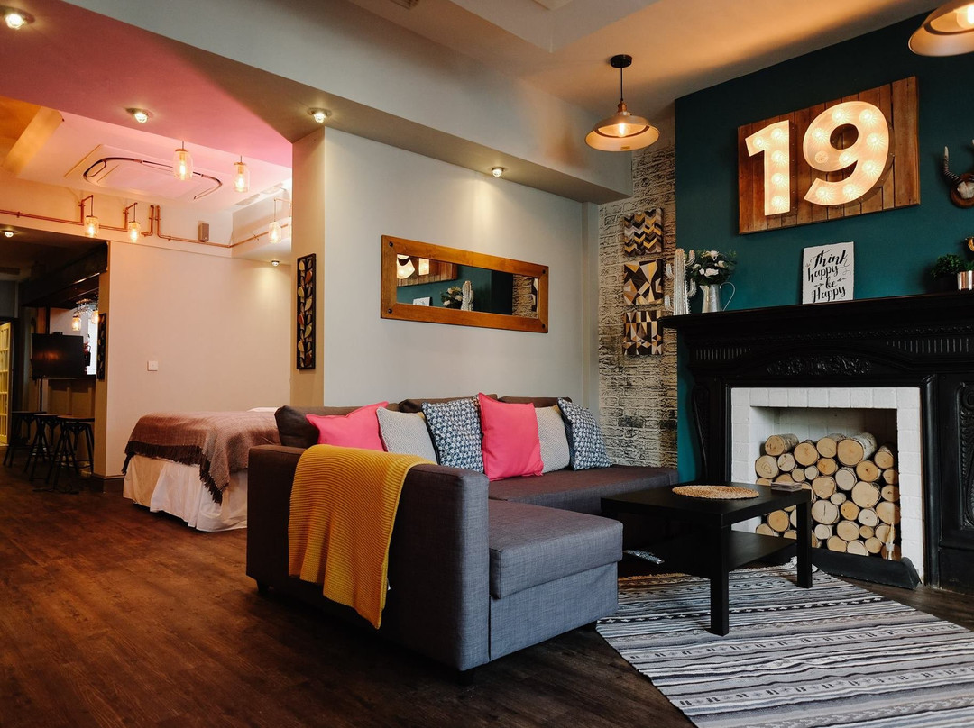 19 Mary Street主图