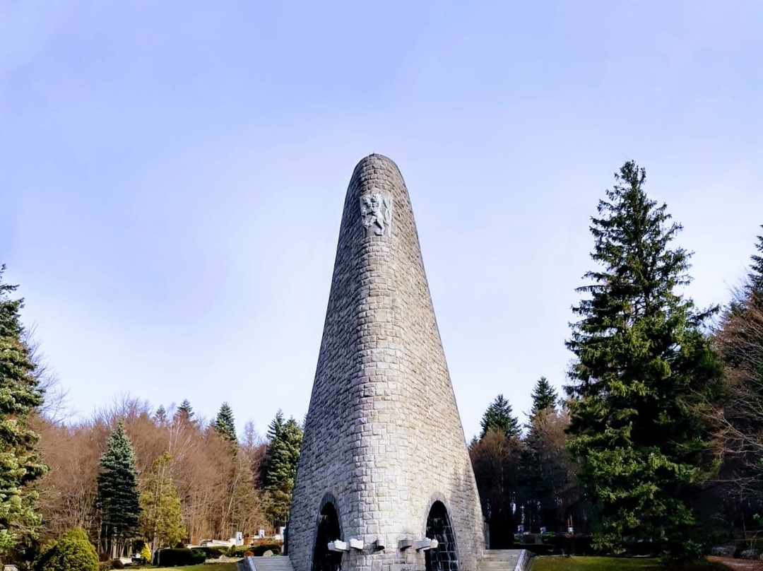 The Memorial and the Cemetery of the Czechoslovak Army in Dukla-Vysny Komarnik必去景点