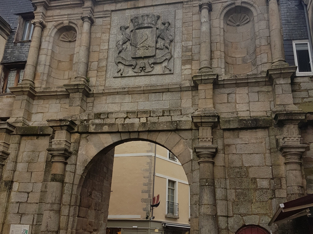 Porte Saint-Vincent-瓦讷必去景点
