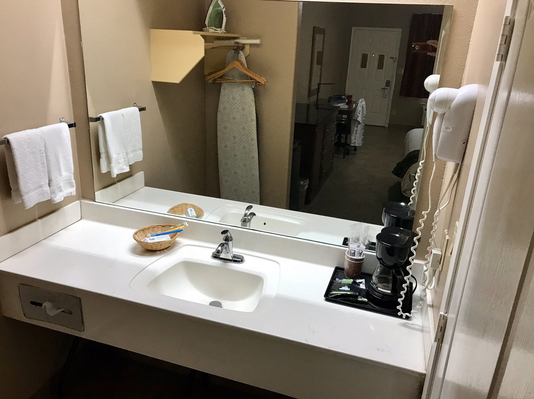 Los Fresnos Inn & Suites主图